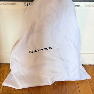 Freja New York White Women's Bag Caroline Oat Bag Size 11x6 Hx5.8